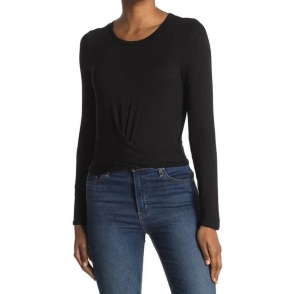 NWT Socialite Twist Front Top in black